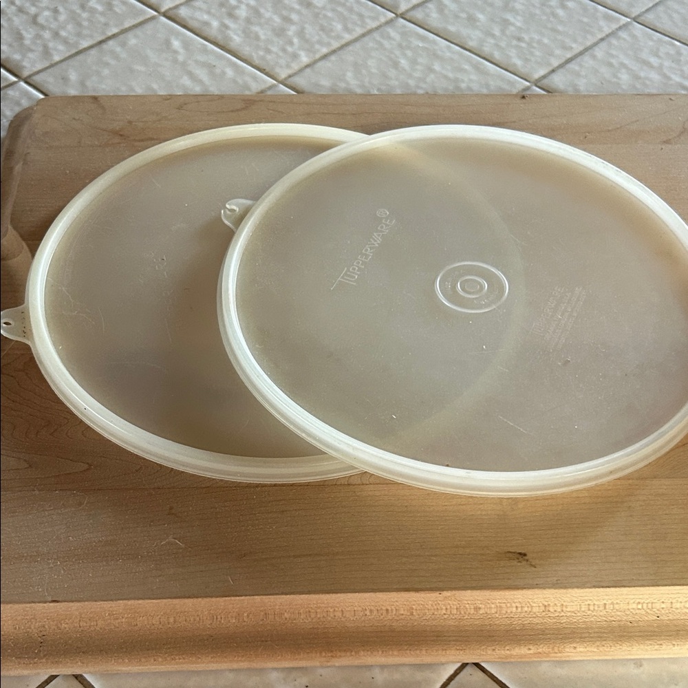 Tupperware Red and White Lid Set - Picture 2 of 6